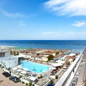 Saint Tropez & Restaurant Hotel